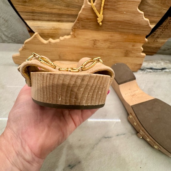 Ann Taylor Clogs - Tan Suede with Chain Accent-7M - Picture 11 of 14